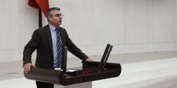 Bozdag persa: Çira berhemê Kurdkî yê ke arşîv de yê nênê dîjîtalîzekerdene?