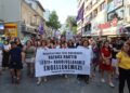 Jinên li Îzmîrê li dijî pakêta darazê meşiyan: Em dest ji nafakayê bernadin!