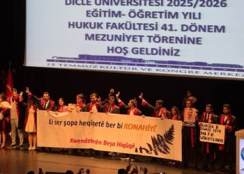 Xwendekarên Zanîngeha Dîcleyê bi diruşma ‘Bijî berxwedana ciwanan’ mezûn bûn