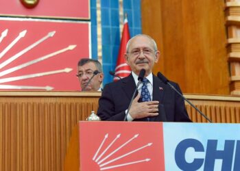 Kemal Kiliçdaroglu dev ji komcivînê berda