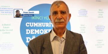 Faîk Bulut: Demokratîkbûyîna komarê girêdayî zextên civakî ye