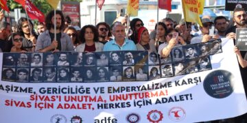 Saziyên elewiyan qurbaniyên Komkujiya Sêwasê bi bîr anî