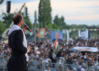 Sebahat Tuncel: Wê deriyên Îmraliyê gel veke, ne dewletKeskîn Bayindir: Em ê dawiya dawî bigihêjin statu û mafê xwe