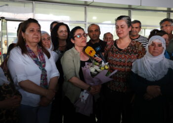 Dîlek Oz a ku piştî 32 salan hat berdan girseyî hat pêşwazîkirin