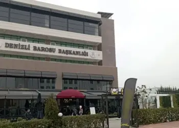 Serokê Baroya Denîzliyê û 11 parêzer hatin binçavkirin