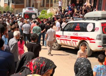 Çawişê pispor li Şemzînanê 4 kes kuştin