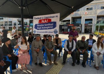 Kedkarên ji kar hatine dûrxistin dest bi nobeta edaletê kirin