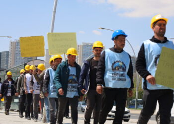 ‎Li Wezaretê civîna karkerên madenê didome