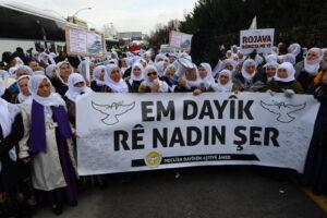 ‘Bêrê ma destê xo bidî yewbînan û aştî awan bîkerî’