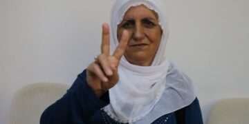 Jiyaneke ji bo aştî û azadiyê: Munîbe Koç