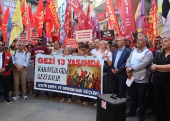 Ji Îzmîrê peyama Berxwedana Geziyê: Ji Geziyê heta Kobanê şoreşger li vir in