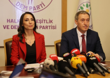 Hevserokên DEM Partiyê nameya ‘Mafê Hêviyê’ ji Komîteya Wezîran re şand