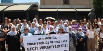 Jinan li Îzmîrê giliyê Rahmî Koç kir: Jinên Kurd kirdeya azadiyê ne