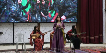 Kobanî de seba piştîdayîşî YPJ’yî konser