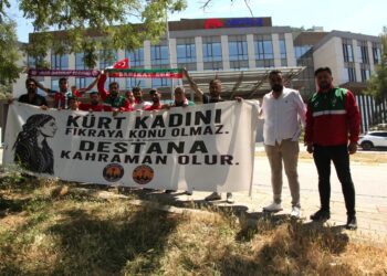 Mor Barîkat û Barîkat Ege: Jinên Kurd nabin mijarê pêkanokan, dibin lehengên destanan