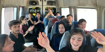 Rihayiyan ji bo Mitînga Azadiyê berê xwe da Amedê