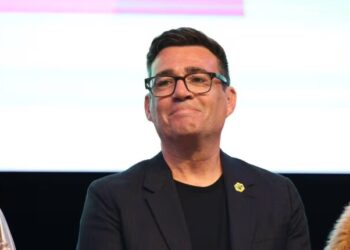 Andy Burnham bû Serokwezîrê Îngilistanê