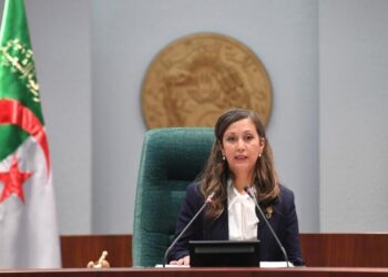 Cezayîr de reya ewiline cinîyêk bîye sereka parlamentoyî