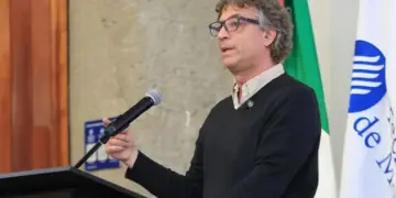 Nameya fîlozofê Amerîkî ji Abdullah Ocalan re: Divê em enternasyonalîzmê jinûve ava bikin