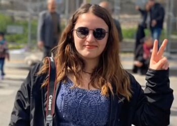 Demê destbendkerdişê rojnameger Berfîn Ay ame dergkerdiş