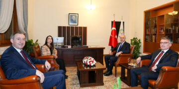 Numan Kurtulmuş bi Hevserokên Giştî yên DEM Partiyê re civiya