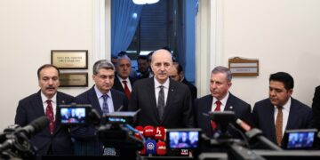 Numan Kurtulmuş bi Koma Yenî Yolê re civiya