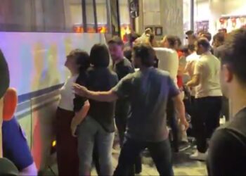 Stenbol de vera NATO’yî protesto: Xeylê kesî ameyî destbendkerdene