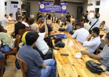 Şeva helbest û stranan: Di rêçên helbestên Zelgulî de