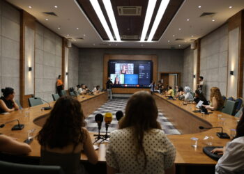 Merkezê Heqê Cinîyan ê Baroyê Amedî seba heqê cinîyan komxebate viraşte
