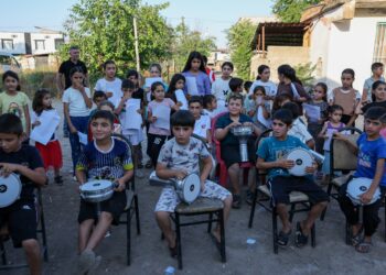 Şaredariya Bajarê Mezin a Amedê zarokan bi hunerê re tîne cem hev
