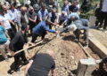 Cenazeyê hunermend Murat Çîçek li Colemêrgê hate veşartin