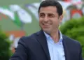 Selahattîn Demîrtaş do Arîf Guran reyde pêvînayîş bikero