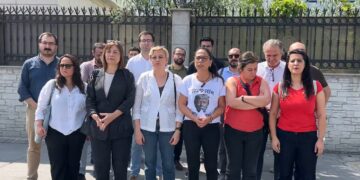 Partlamenteran bertek nîşanî binçavkirinên ji ber NATOyê dan