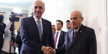Numan Kurtulmuş bi Devlet Bahçelî re civiya