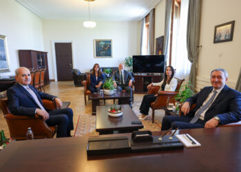 Numan Kurtulmuş bi Hevserokên Giştî yên DEM Partiyê re civiya