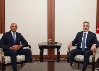 Berî lûtkeya NATOyê Barrack û Fîdan civiya