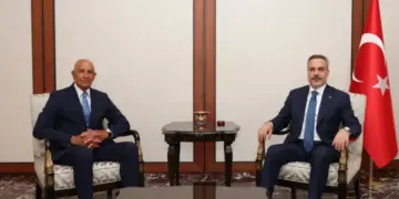 Berî lûtkeya NATOyê Barrack û Fîdan civiya