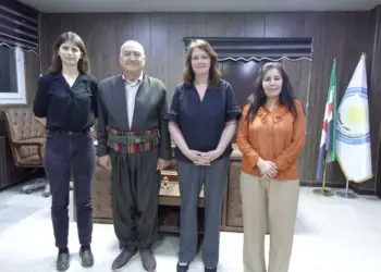 Şandeyeke Amerîkî serdana Kobanê kir