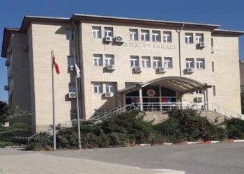 Welatîyo ke bi îşkence amebi destbendkerdiş ame girewtiş
