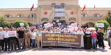 Daxwaza îstîfakirina hevşaredarê Qoserê Zeynî Îpek kirin
