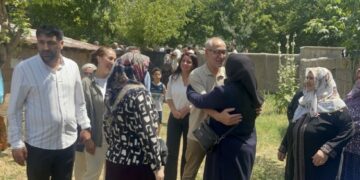 Turan Uysal Şaristanê xo de bi girseyî ame pêşwazîkerdene