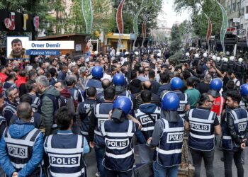 AKP hewla darbeyê 15ê Tîrmehê ji xwe re kir amûr: Bi hezaran Kurd girt û şer berfireh kir