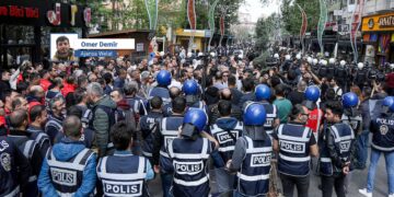 AKP hewla darbeyê 15ê Tîrmehê ji xwe re kir amûr: Bi hezaran Kurd girt û şer berfireh kir
