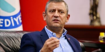 Ozgur Ozelî derheqê ‘Partîya newî’ de agahî da