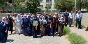 Bi girseyî serdana şîna Zîlan Tek hate kirin