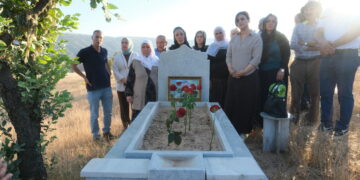 Endamê PKKê Reşît Bozan li ser gora xwe hate bibîranîn