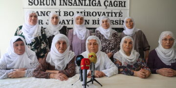 Dayikên Aştiyê: Divê dewlet demildest gavan biavêje