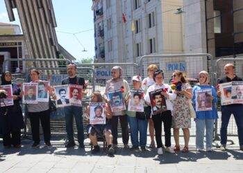 1111 hefte ne hejmar e, têkoşînek 1111 hefte ye