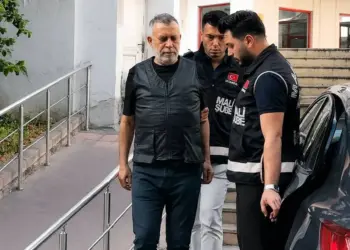 Halûk Levent jî di nav de 14 kes hatin girtin