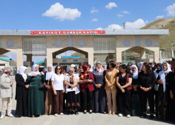 Platforma Yekîtiya Jinên Kurd: Neyar hêza xwe ji bêtifaqiya Kurdan digirin